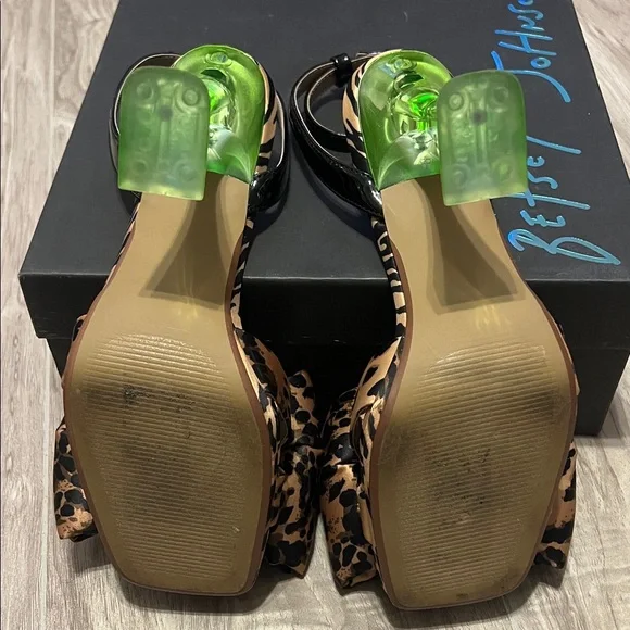 Betsey Johnson Leopard Print Slingback Heels with Green Heel size 7.5 - Picture 7 of 7